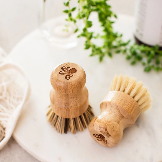 Short Bamboo Dish Brush